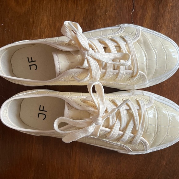 Snake Skin JustFab sneakers - Picture 1 of 3